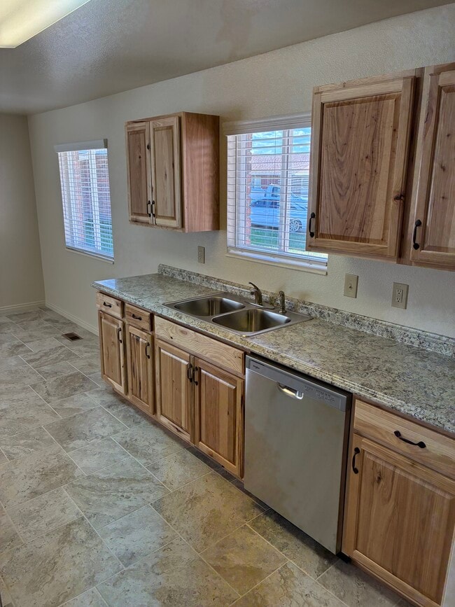 Building Photo - 2617 W 1400 S