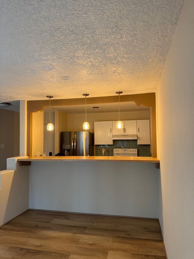 Building Photo - 155 G Calle Ojo Feliz