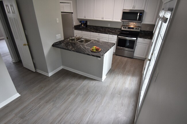 Foto del edificio - 620 S Main St