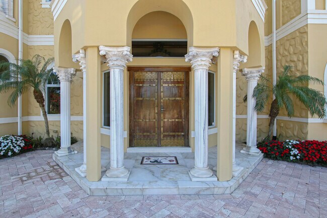 Building Photo - 1800 SE Ranch Rd S