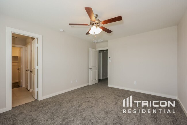 Building Photo - 210 Mansfield Ct