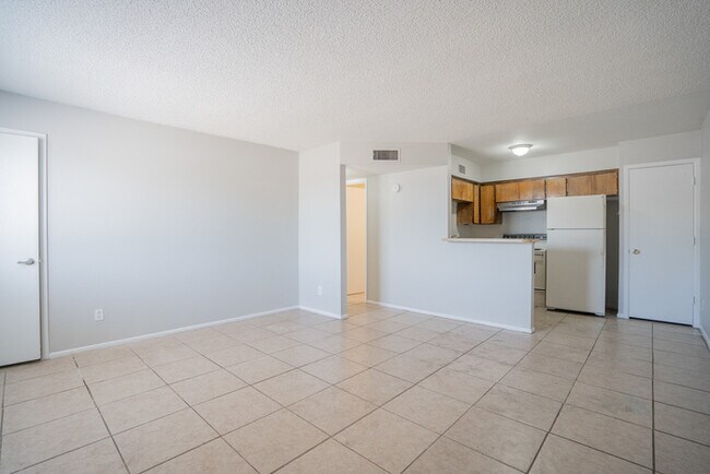 Foto del edificio - 501 E KACHINA AVE UNIT 2, APACHE JUNCTION AZ