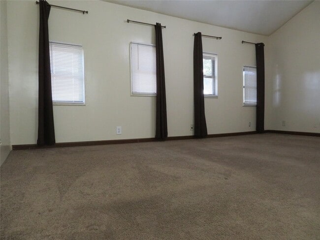 Building Photo - 1006 Avenue L