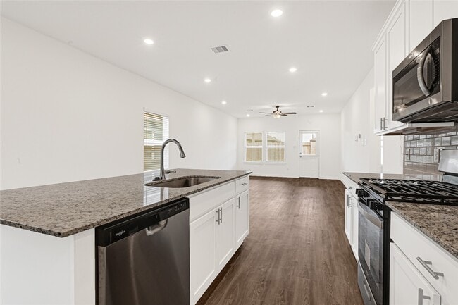 Foto del edificio - 3911 Windy Whisper Dr