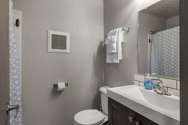 Foto del edificio - 1800 E Northland Ave