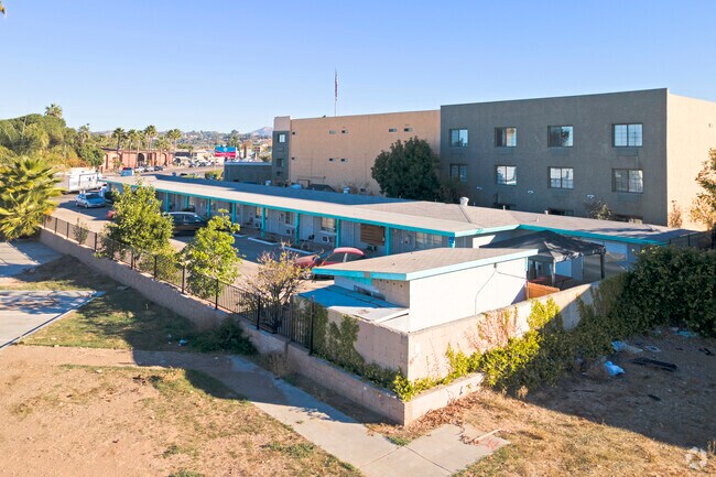 Foto del edificio - 1349 E Main St