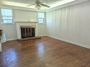 Building Photo - 11819 W 7th St