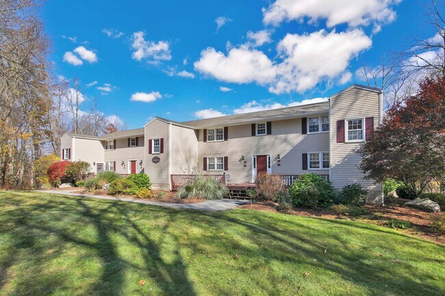 Foto del edificio - Andover, CT- One bedroom one bath apt in a...