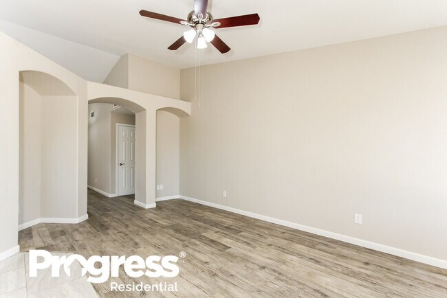 Foto del edificio - 6615 W Caribbean Ln