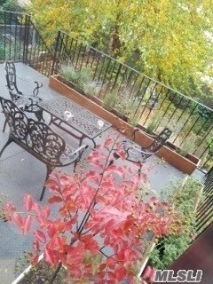 Building Photo - 380 Hancock St