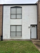 Building Photo - 1945 Miramar Green St