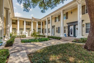 Building Photo - 4744 Bradford Dr