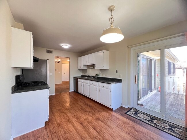 Foto del edificio - 1542 Heather Ct