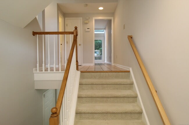 Building Photo - 42 Greystone