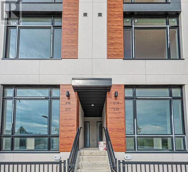 Photo du bâtiment - 8 Steckley House Ln