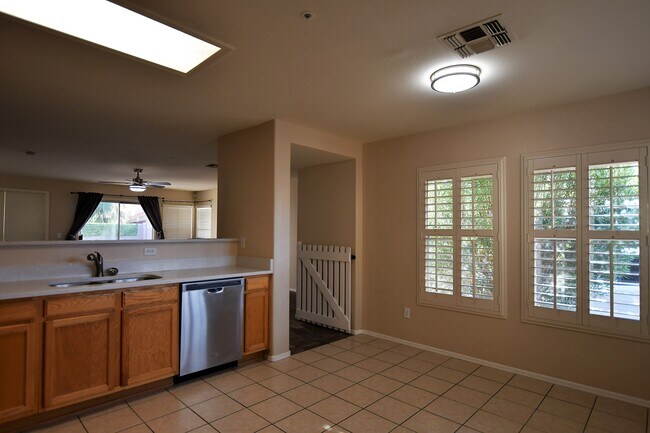 Foto del edificio - 8877 E Garden Dr