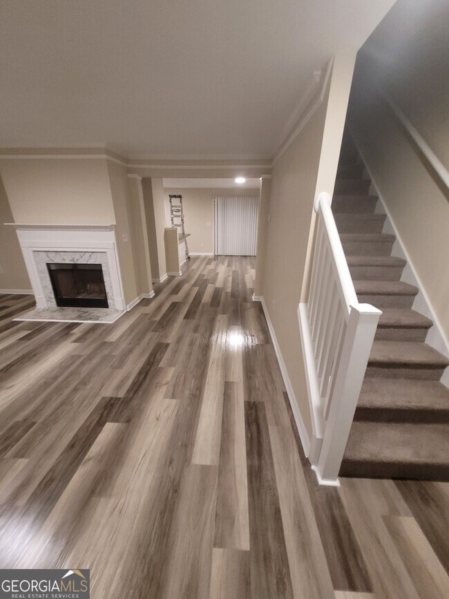 Foto del edificio - 5595 Hampton Ct