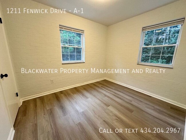 Building Photo - MOVE IN SPECIAL! 1/2 OFF YOUR FIRST FULL M...