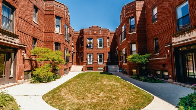 Foto del edificio - 3710 W Wrightwood Ave