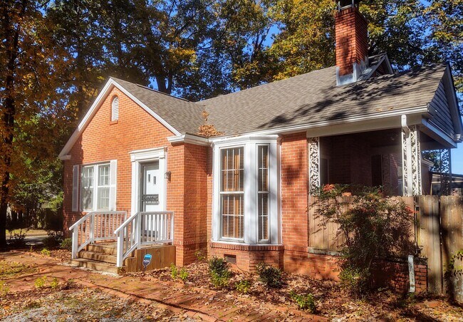 Foto del edificio - 4049 Wares Ferry Rd