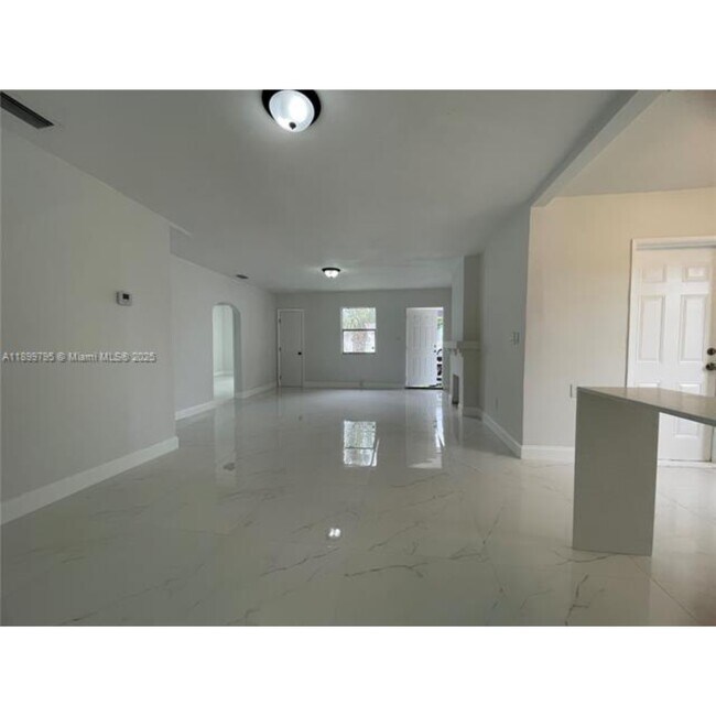 Foto del edificio - 7631 NW 4th Ave