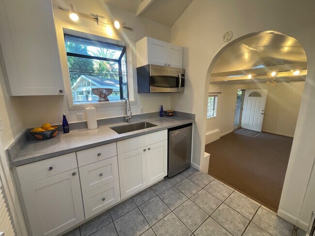 Foto del edificio - 38 Rosebank Ave