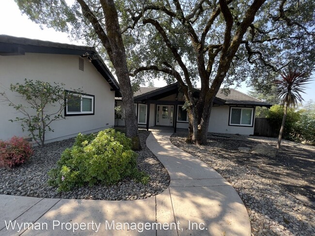 Building Photo - 3 br, 2.5 bath House - 19 Inverness Drive
