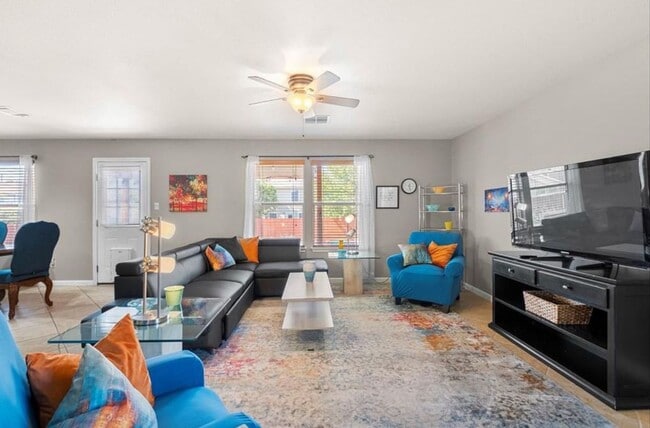 Building Photo - Furnished 4-Bedroom Home in Buda – Price J...