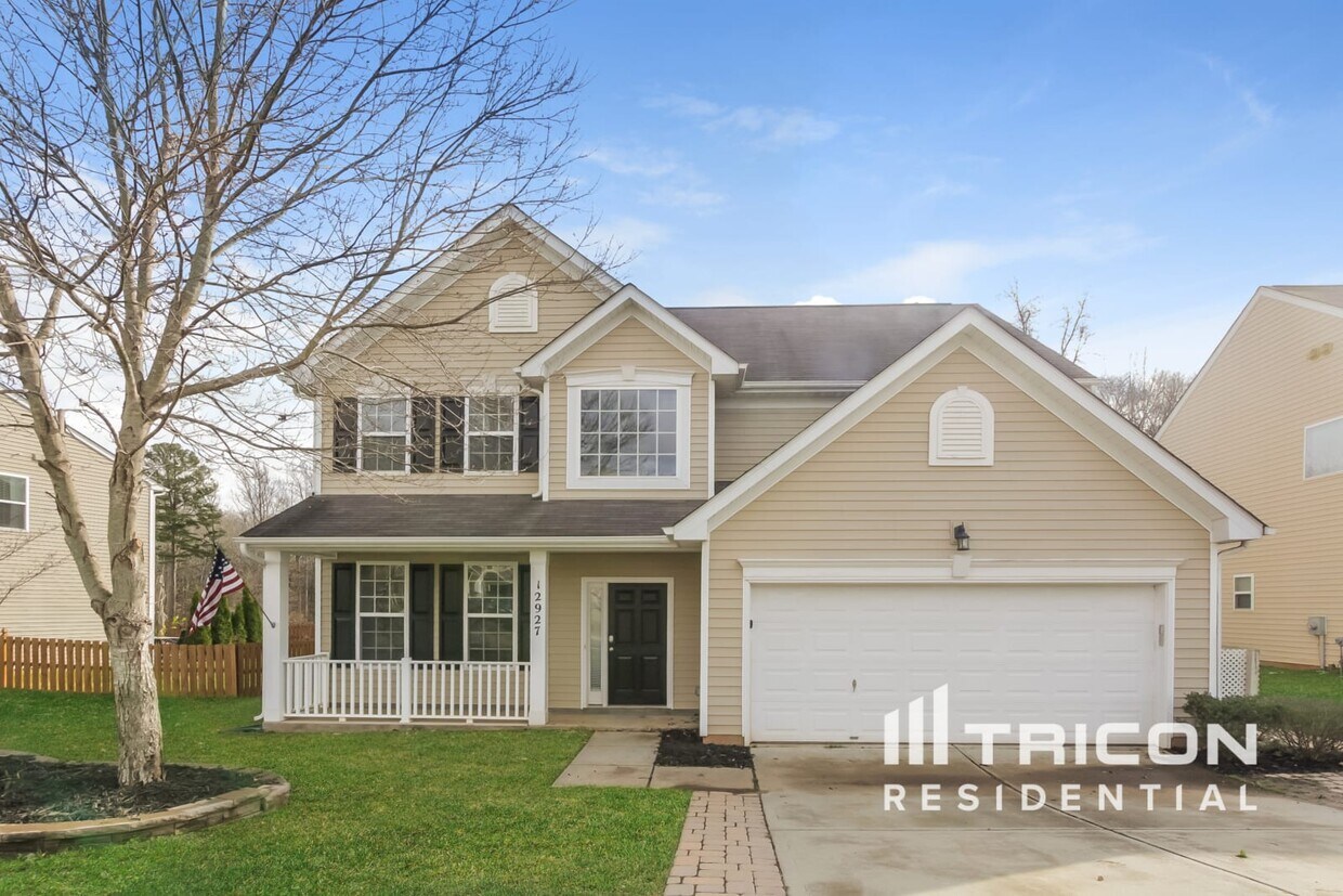 Foto principal - 12927 Rothe House Road Charlotte NC