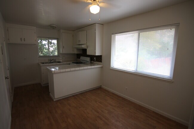 Building Photo - 10418 Mills Tower Dr