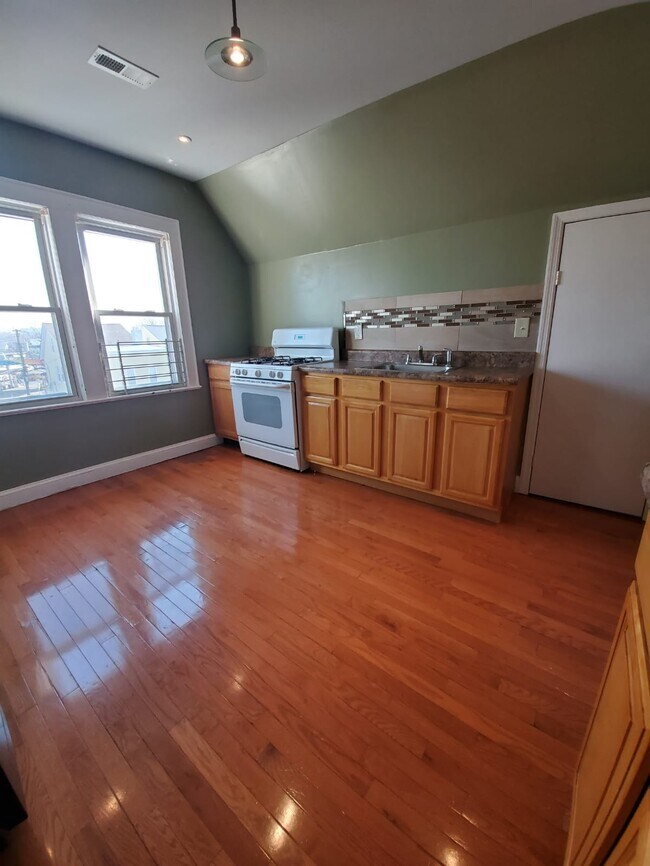 Building Photo - 322 Ampere Pkwy