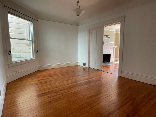 Medium Bedroom (or Living Room) - 320 Clement St