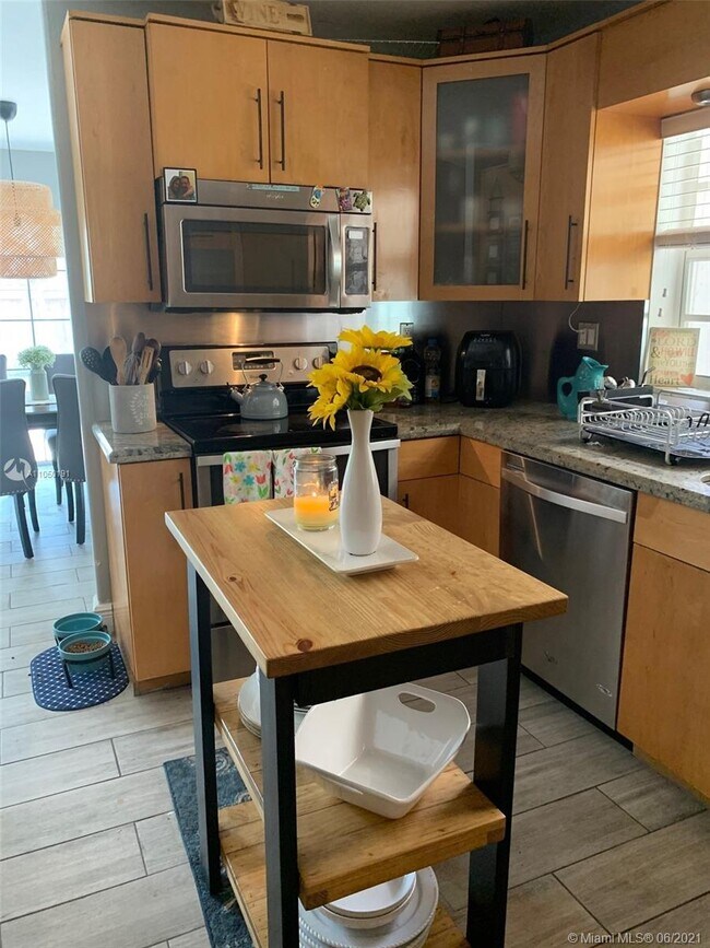 Foto del edificio - 5171 NW 106th Ave