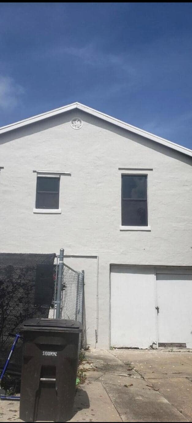 Building Photo - 711 Palm Beach Lakes Blvd