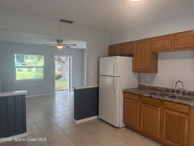 Building Photo - 346 Vesta Cir
