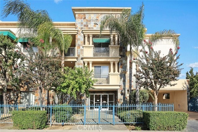 Building Photo - 208 N Lincoln Ave