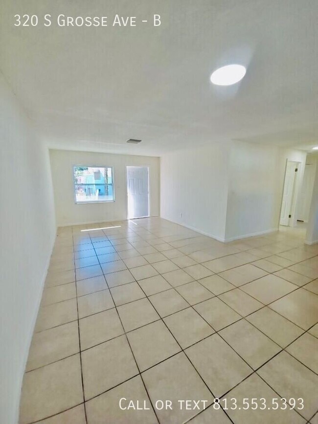 Foto del edificio - 320 S Grosse Ave