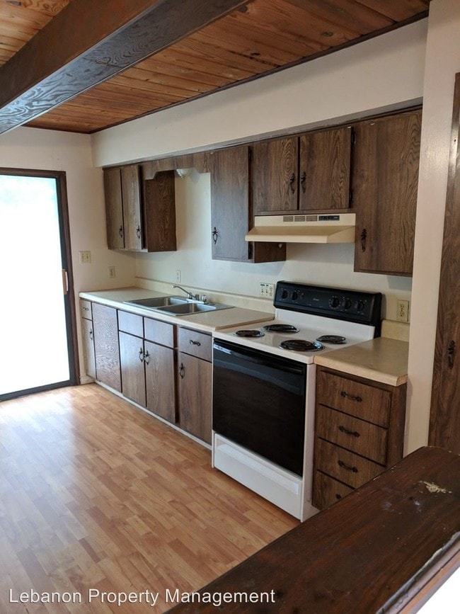 Building Photo - 2 br, 1.5 bath House - 304 Sherman Avenue