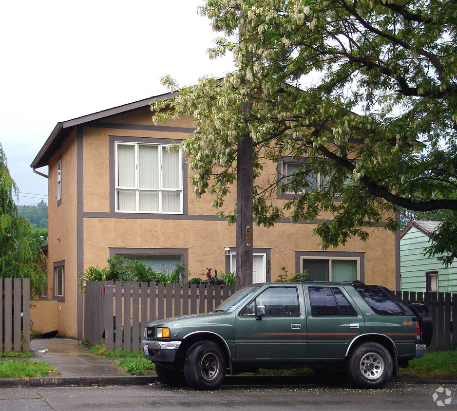 Foto principal - 5043 Delridge Way SW