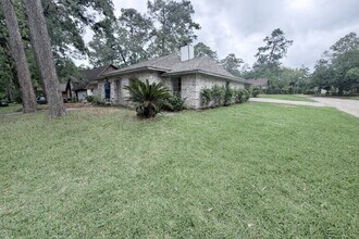 Building Photo - 2102 Lake Creek Dr