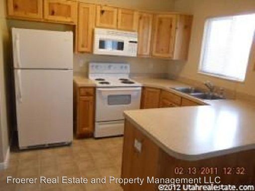 Building Photo - 281 N Harrisville Rd