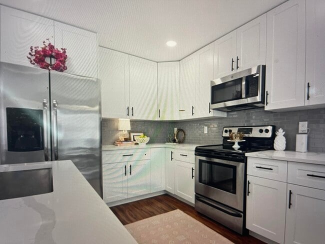Building Photo - 3318 Blue Fin Dr