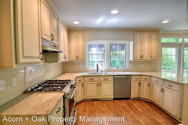 Building Photo - 3 br, 2.5 bath House - 6713 Falconbridge