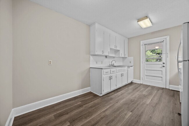 Foto del edificio - Cozy 2 Bed Duplex in the Heart of Lillington