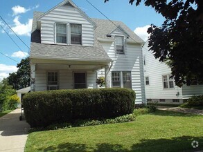 Building Photo - 323 Hillview Dr