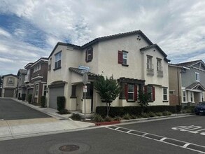 Building Photo - 13842 Farmhouse Ave