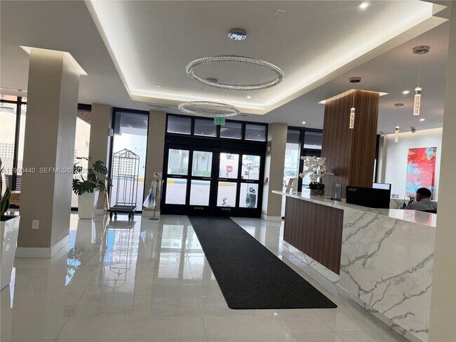 Building Photo - 2401 S Ocean Dr