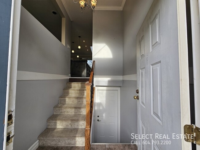 Building Photo - 32985 Malahat Pl