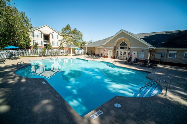 Building Photo - Salisbury Village at Castlewood