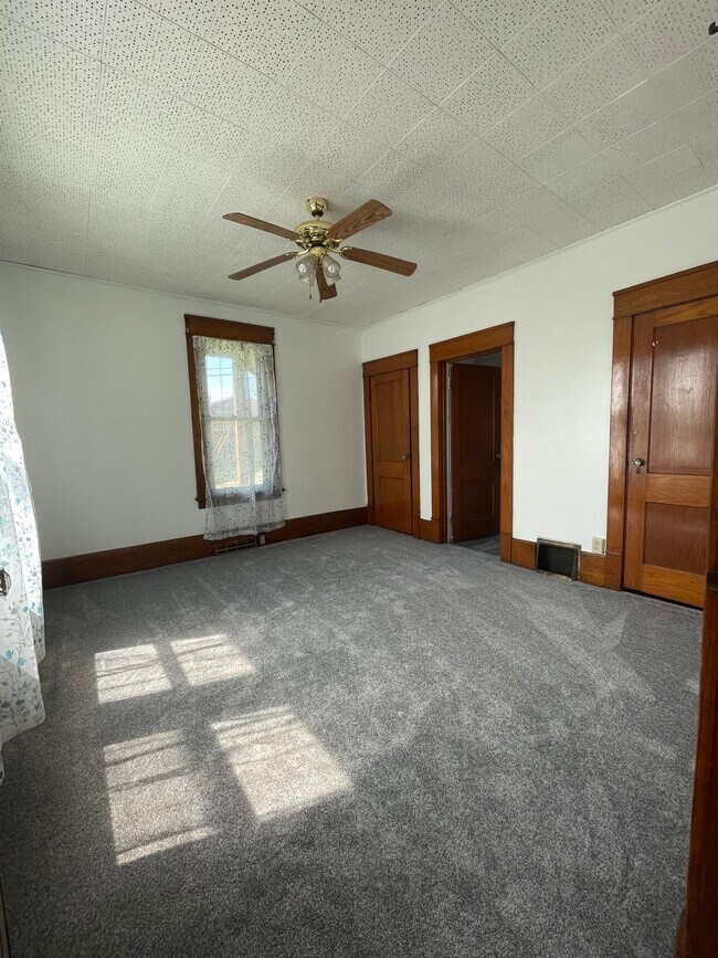 Bedroom new carpet paint - 377 Lawson Ave